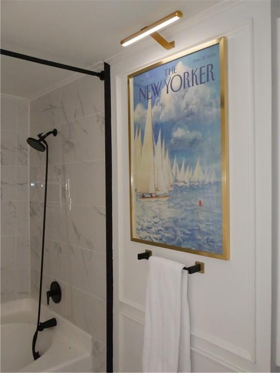 bathroom featuring shower / washtub combination