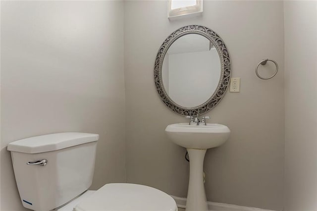 5383 Forest E Ln, Stone Mountain, GA 30088 - half bath with toilet