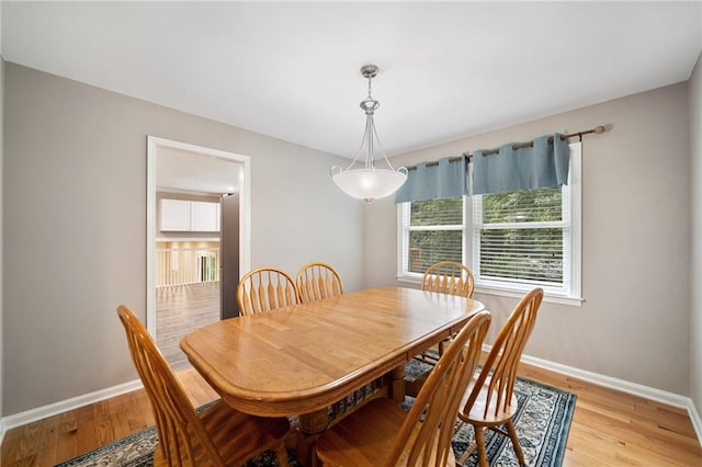 2941 Foothill Trl, Marietta, GA 30066 - dining area featuring baseboards and light wood-style flooring