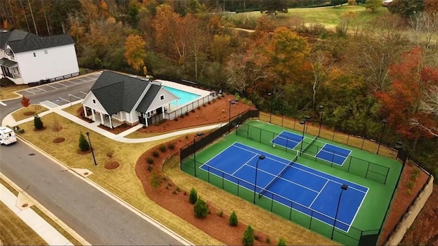 bird's eye view of a pool area