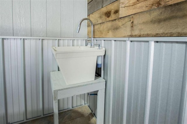 2125 Mccollum Church Rd, Lineville, AL 36266 - bathroom featuring a sink