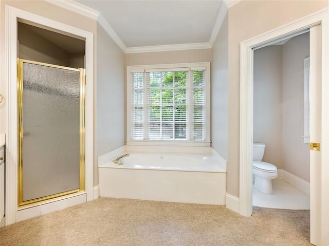 full bathroom featuring carpet, a stall shower, crown molding, and toilet