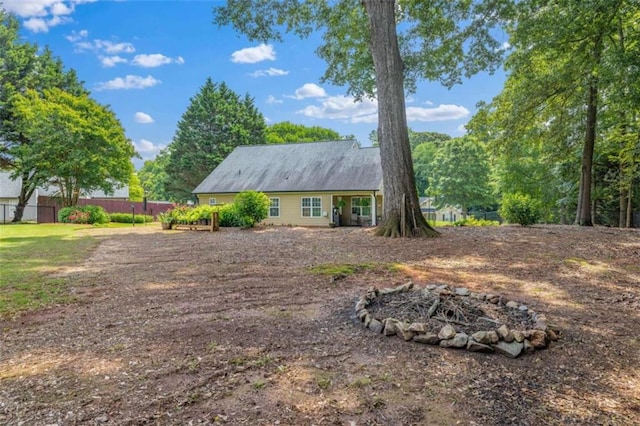 42 Hummingbird Ct, Jefferson, GA 30549 - view of front of property with fence and a fire pit