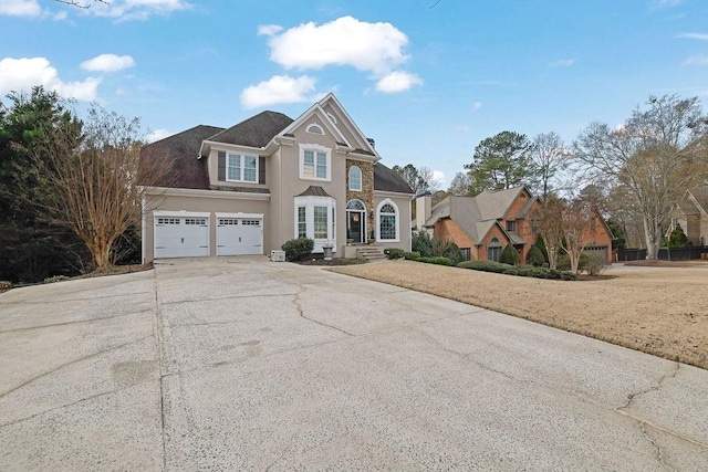 view of front property featuring a garage