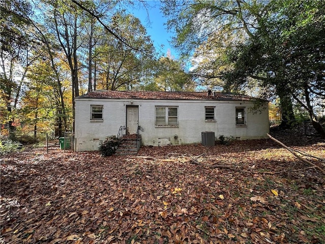 view of front of property featuring cooling unit