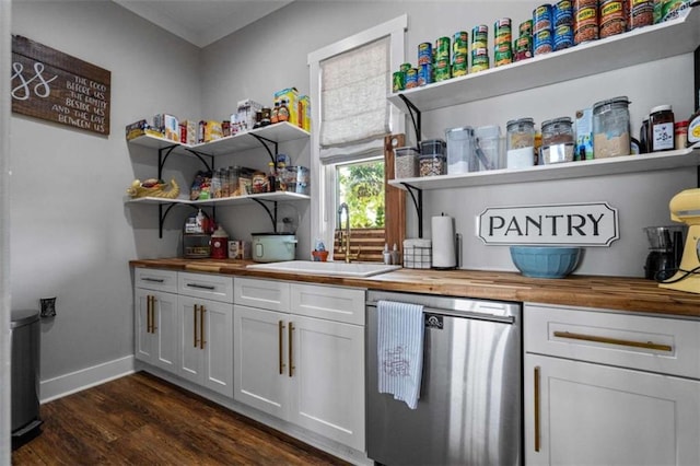 pantry featuring sink