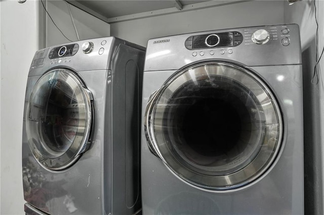 150 Victoria Sta, Woodstock, GA 30189 - laundry area featuring washer and clothes dryer