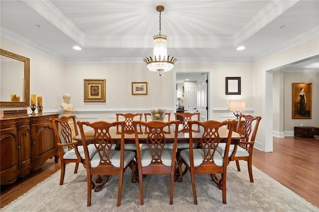 3330 Overland Dr, Roswell, GA 30075 - dining area with a raised ceiling, wood finished floors, crown molding, a chandelier, and recessed lighting