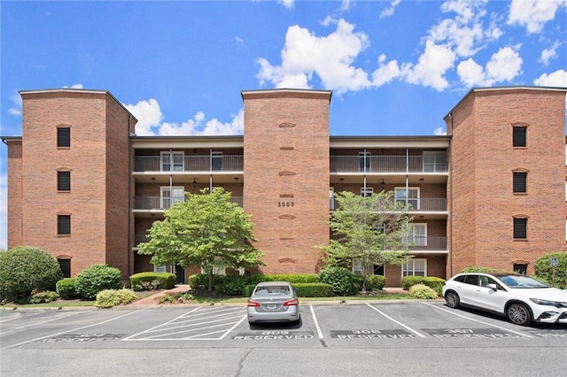 3330 Overland Dr, Roswell, GA 30075 - view of apartment building / complex with uncovered parking