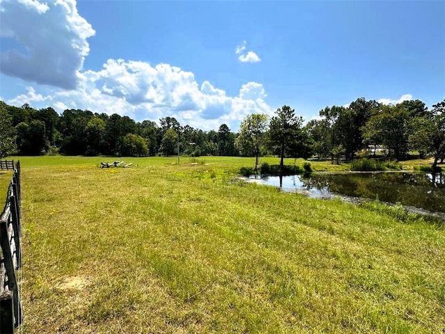 view of yard featuring a water view