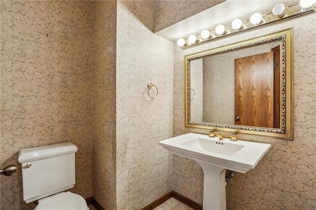 562 Pine Valley Rd SE, Marietta, GA 30067 - bathroom featuring toilet