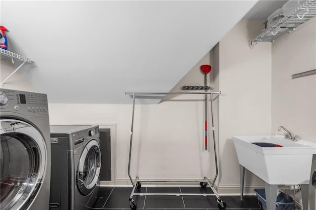 3075 Woodvale Ct, Alpharetta, GA 30022 - laundry area featuring baseboards and washing machine and clothes dryer