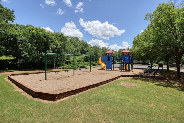 4003 Coachman Ct, Cumming, GA 30040 - community play area featuring a yard