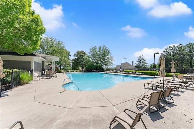 4860 Grandview Ct, Flowery Branch, GA 30542 - community pool with a patio area