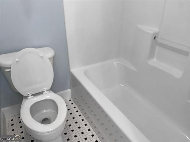 full bathroom featuring tile patterned flooring, toilet, a shower, and a tub to relax in