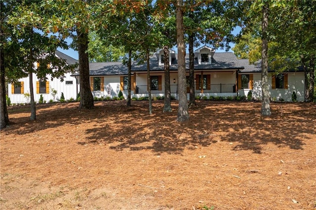 view of front facade with a porch