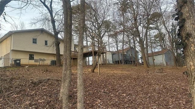 view of yard featuring central AC unit