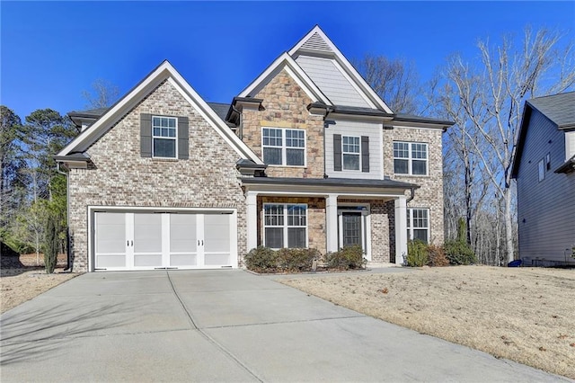 view of front facade featuring a garage