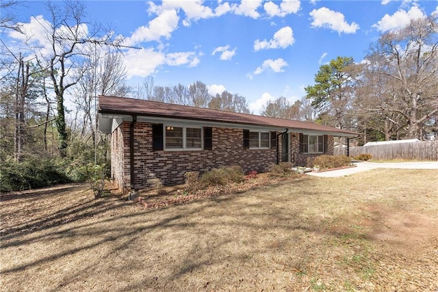 1292 Fernside Dr, Toccoa, GA 30577 - ranch-style home featuring brick siding