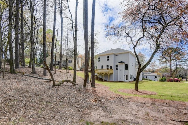 view of front of home featuring a front lawn