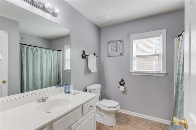4092 Duran Ln, Auburn, GA 30011 - bathroom with vanity and curtained shower
