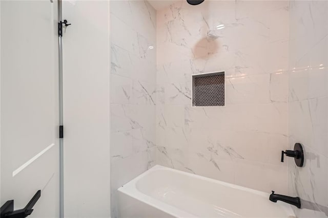 bathroom featuring shower / bathtub combination