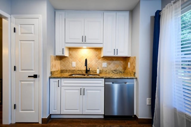 1206 Shiloh Cir NW, Kennesaw, GA 30144 - indoor wet bar with stainless steel dishwasher, decorative backsplash, and dark wood finished floors
