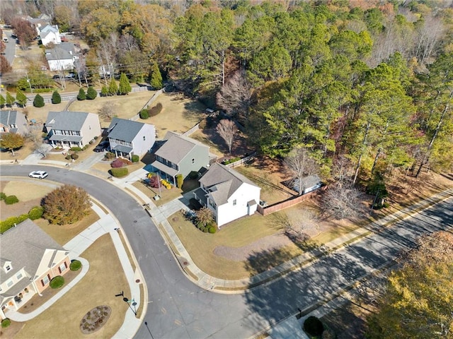 view of front of property featuring a front yard