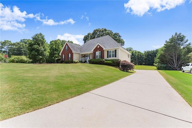 27 Kendall Creek Dr, Jefferson, GA 30549 - view of front of property featuring a front lawn and driveway
