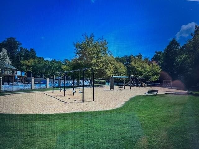 4515 N Slope Cir, Marietta, GA 30066 - surrounding community with a yard and playground community