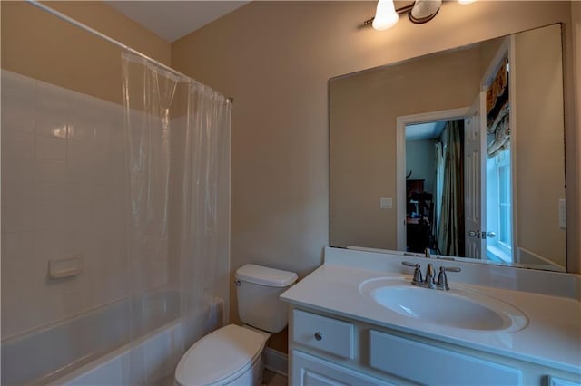 1622 Rivergreen Bnd SE Unit 26, Atlanta, GA 30339 - bathroom with vanity and shower / tub combo with curtain