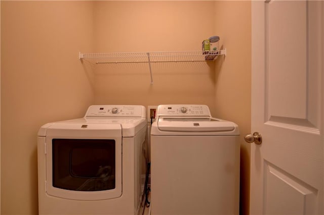 1622 Rivergreen Bnd SE Unit 26, Atlanta, GA 30339 - washroom with washing machine and clothes dryer