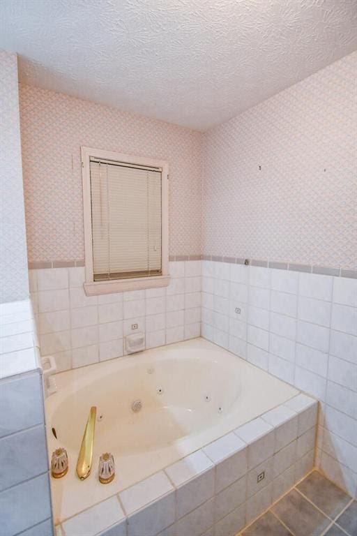 3223 Heritage Way, Buford, GA 30519 - full bath featuring wallpapered walls, a jetted tub, and a textured ceiling