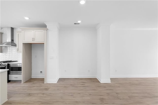 3167 Moor View Rd Unit 35, Duluth, GA 30096 - interior space with visible vents, baseboards, light wood-style floors, ornamental molding, and recessed lighting