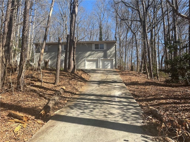 view of front of property featuring a garage