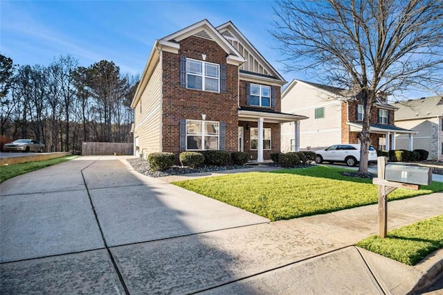 view of front of house featuring a front lawn