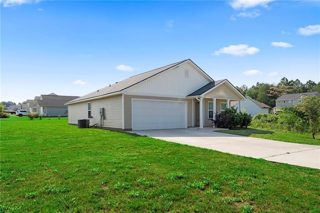 64 Middleton Ct, Chatsworth, GA 30705 - view of front of property featuring a garage, a front yard, and concrete driveway