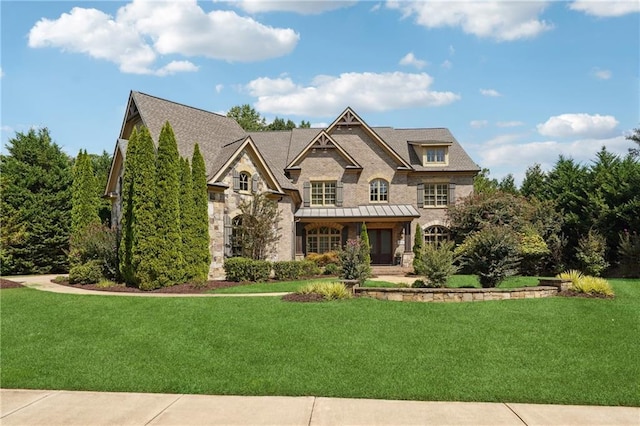 view of front of house featuring a front yard