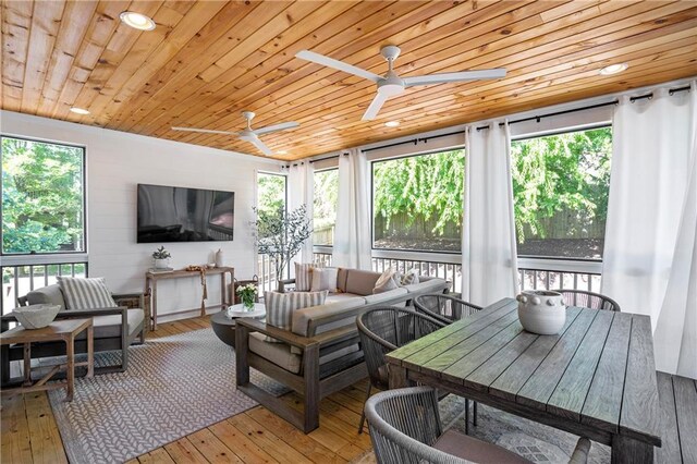 view of sunroom / solarium