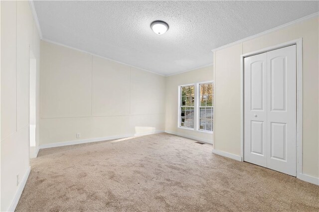 32 Brent Cir SW, Cartersville, GA 30120 - interior space with a textured ceiling, baseboards, visible vents, and ornamental molding