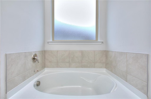 96 Sherwood Dr, Commerce, GA 30529 - bathroom featuring a bath