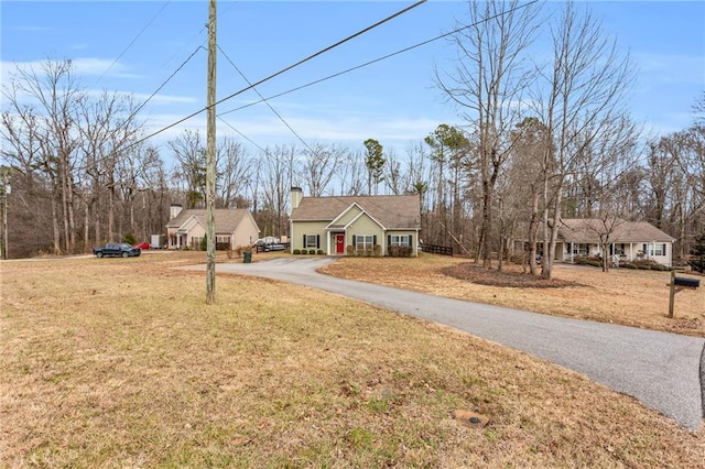 view of front of house featuring a front yard