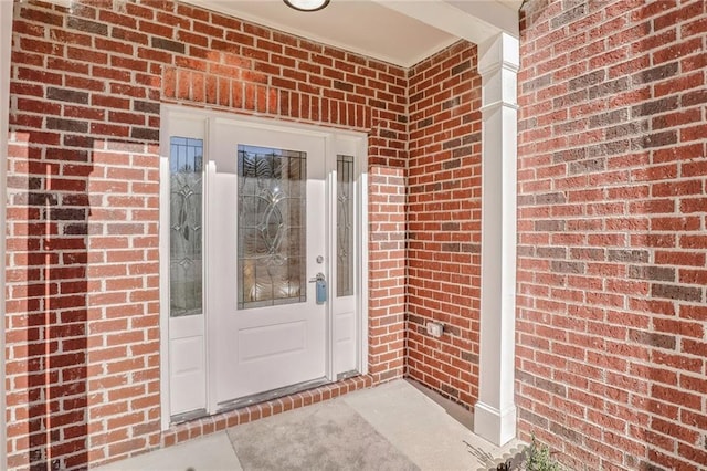 view of front of home featuring a front lawn and a patio area