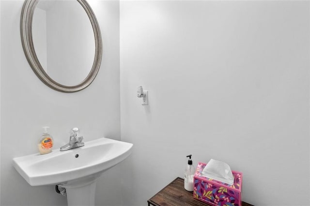 2826 Snapfinger Mnr, Decatur, GA 30035 - bathroom with a sink