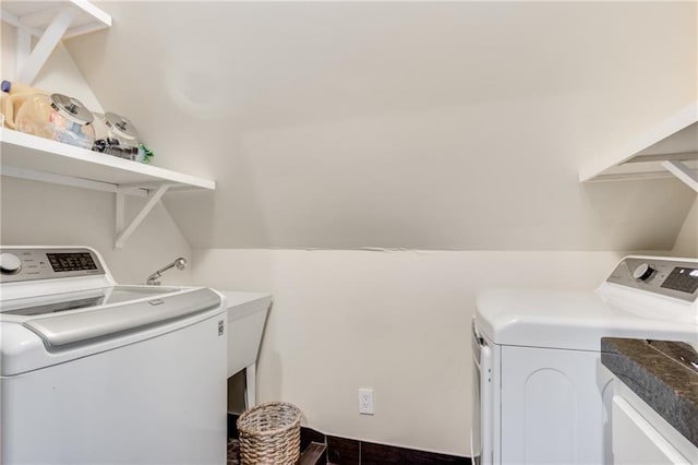 washroom with laundry area and washing machine and clothes dryer