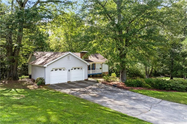 view of front of house with a front lawn