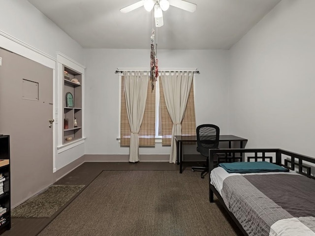 bedroom with ceiling fan