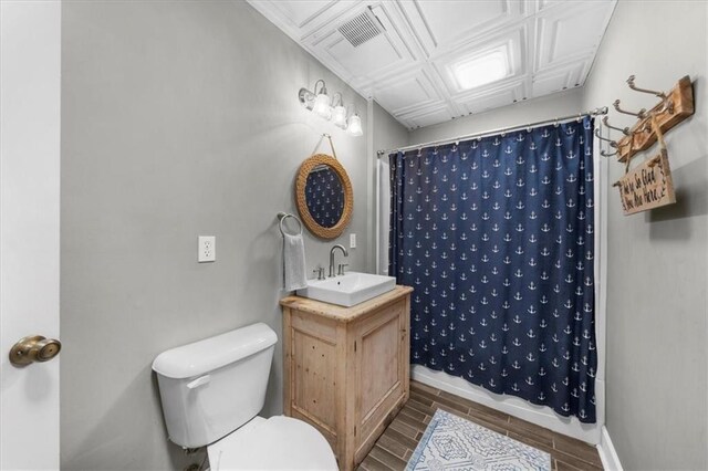 9430 Chestatee Ct, Gainesville, GA 30506 - full bathroom with vanity and wood finish floors