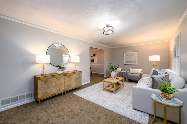 living room featuring crown molding and carpet