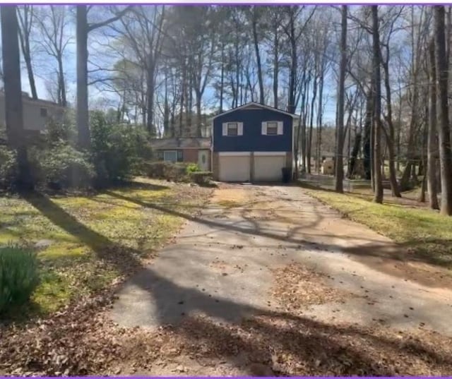 2943 E Howell Dr, Lawrenceville, GA 30044 - exterior space with driveway